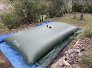 Installer une citerne souple pour eau de pluie : guide pratique et écologique